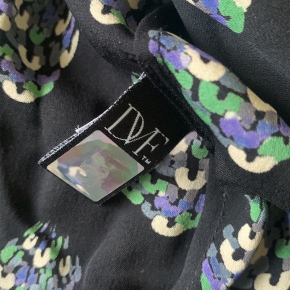 Diane Von Furstenburg Blouse Black Nova Long Sleeve Silk Wrap size 0 career - Picture 10 of 12
